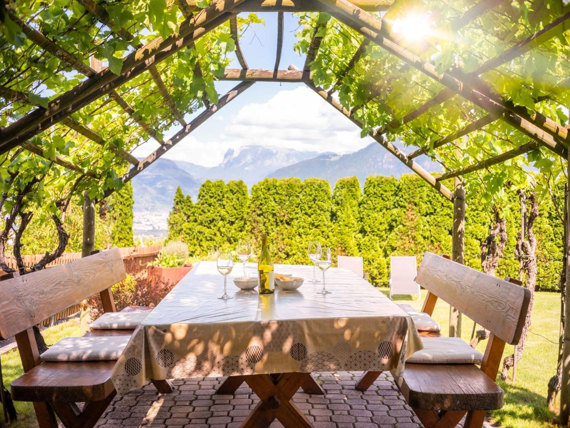 Ferienwohnung Haas Appiano Sulla Strada Del Vino Bagian luar foto